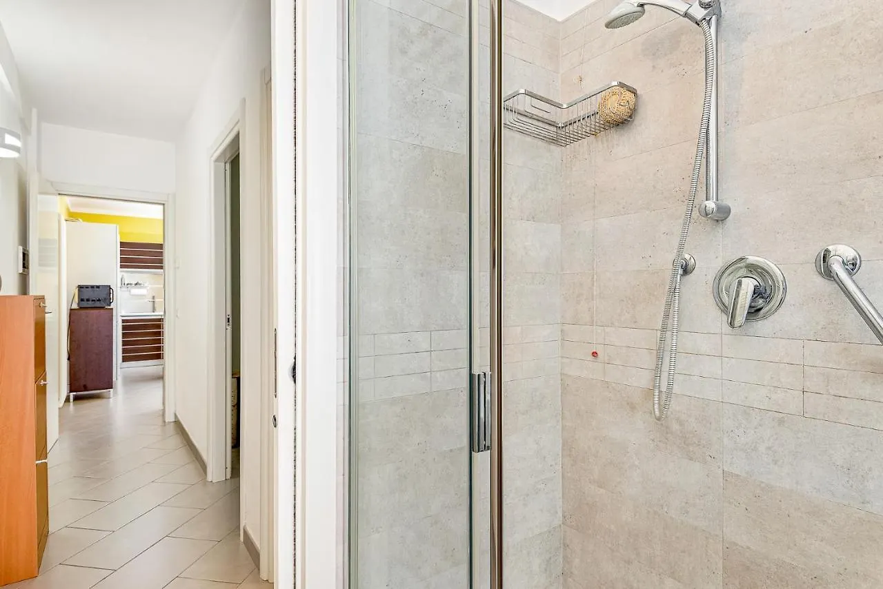 Clelia, 200Mt Dal Mare, Parcheggio E Giardino Privati Apartment Massa  Italy
