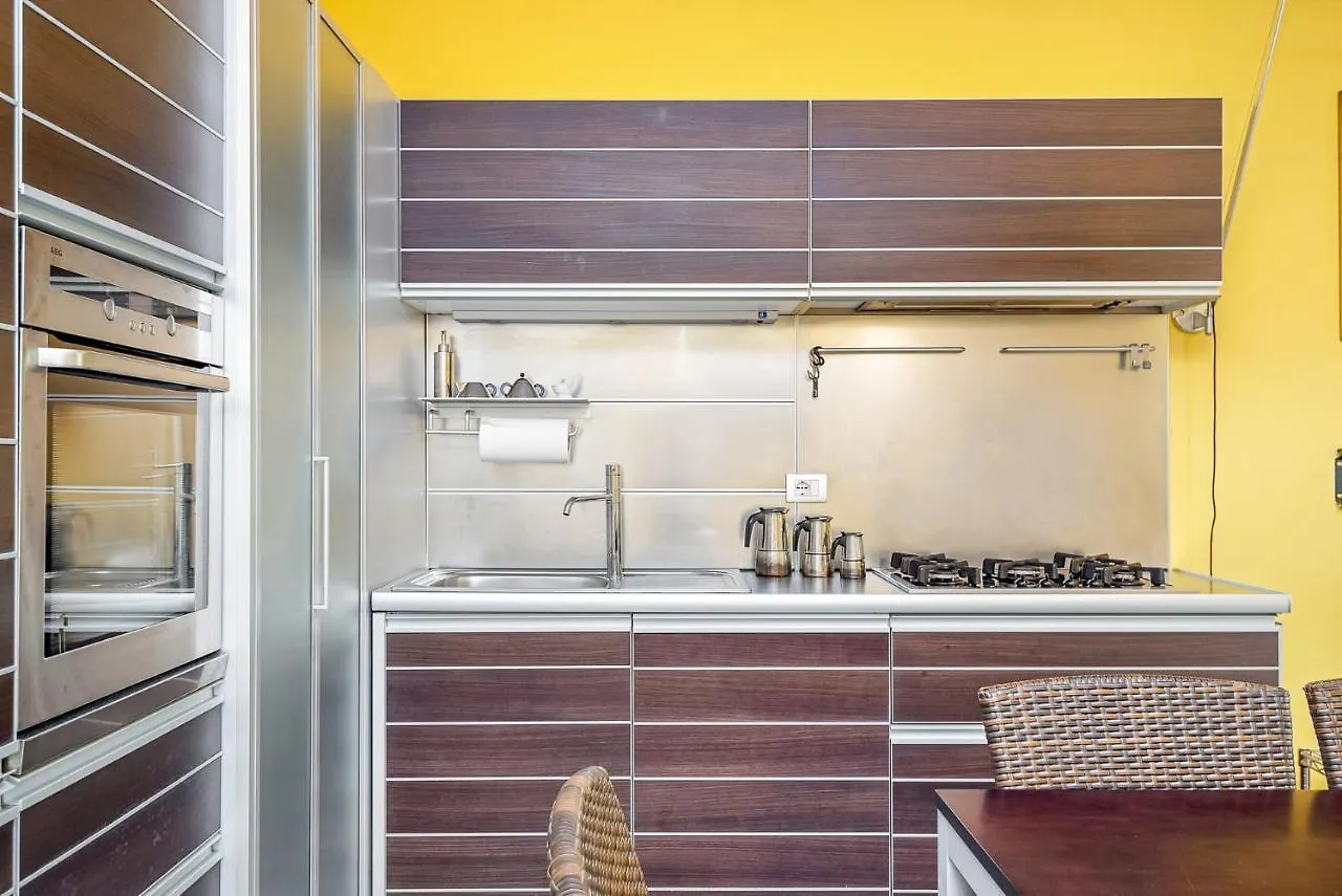 Clelia, 200Mt Dal Mare, Parcheggio E Giardino Privati Apartment Massa  Italy